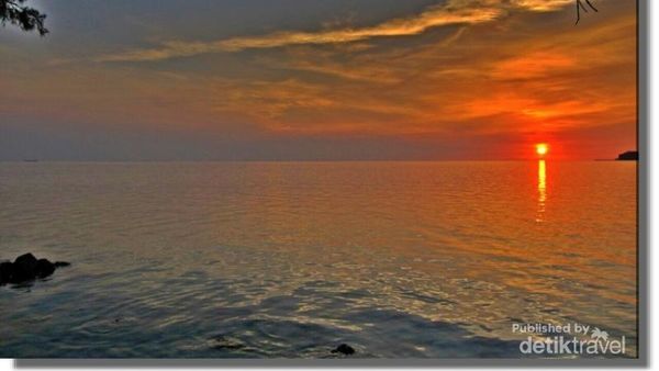 Romantisnya Sunset di Pulau Karang Congkak