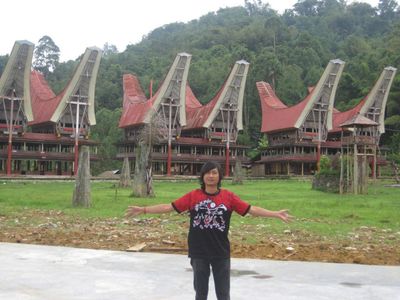 Rumah Adat dan Kuburan Batu, Asli dari Tana Toraja