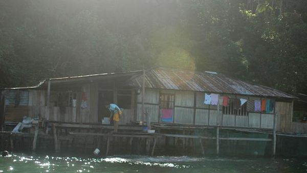 Rumah-rumah Harmonis di Tengah Danau Sentani