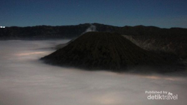 Sakralnya Upacara Kasada di Bromo