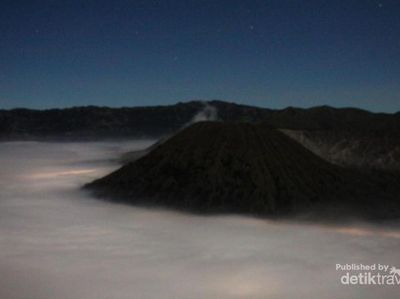 Sakralnya Upacara Kasada di Bromo