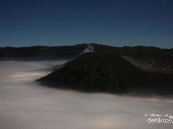 Sakralnya Upacara Kasada di Bromo