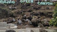 Sakura di Sibajag Green Canyon Temanggung