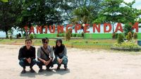 Santai Sejenak di Pantai Tanjung Pendam Belitung