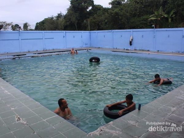 Santai Sejenak di Pemandian Air Panas Bener Meriah, Aceh