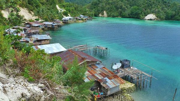 Sarawandori: Danau dan Laut Jadi Satu