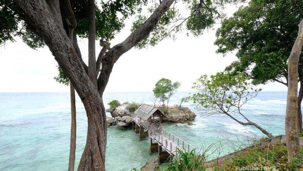 Sejuknya Melihat Pesona Pantai Ujung Tiro