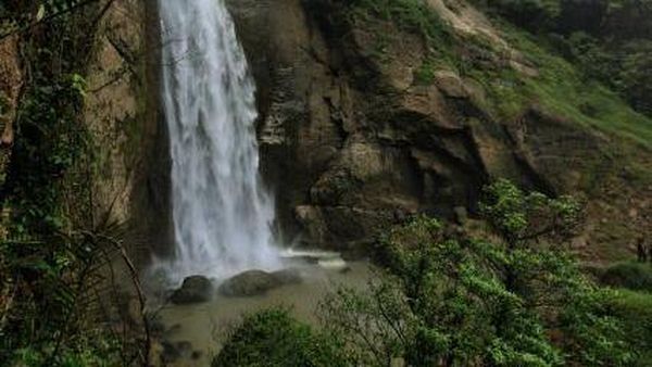 Sejuknya Sarasah Barasok, Air Terjun Keren di Sumbar