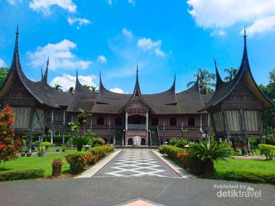 Selamat Berlibur, Yuk Pergi ke Rumah Gadang Sungai Baringin