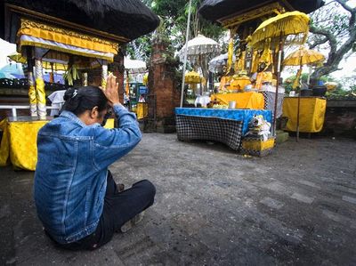 Sembah Selamatan di Pura Rambut Siwi