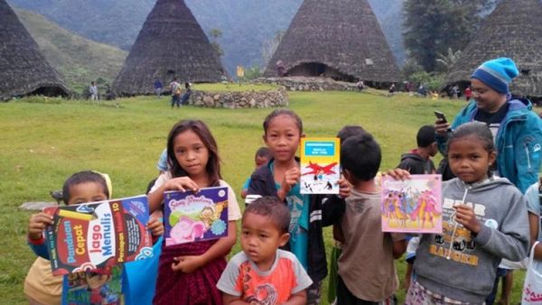 Semburat Bahagia Anak-anak di Wae Rebo