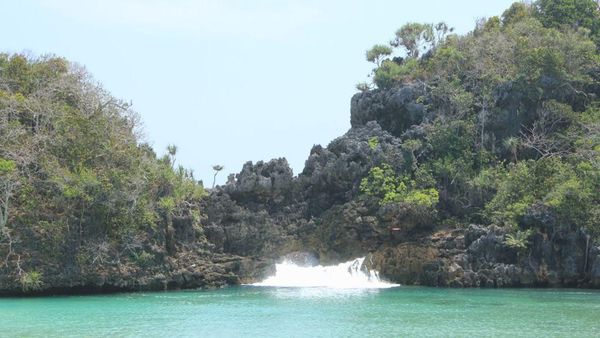 Sempu, Eksotisme Pulau Mungil di Malang