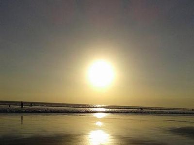 Senja Tenggelam di Pantai Double Six Bali