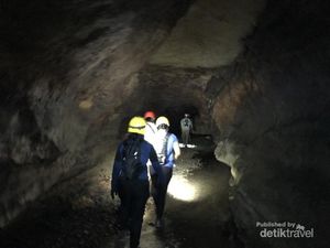 Sensasi Pacu Adrenalin Telusuri Perut Bumi di Bogor