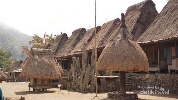 Seperti Ini Desa Adat yang Indah di Flores