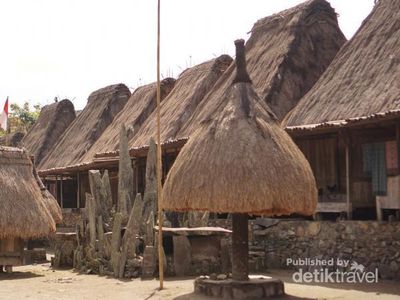 Seperti Ini Desa Adat yang Indah di Flores