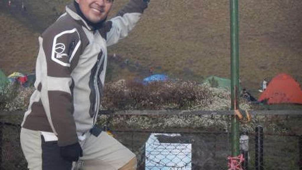 Seperti Ini Pemandangan dari Puncak Tertinggi di Pulau Jawa Seperti Ini Pemandangan dari Puncak Tertinggi di Pulau Jawa