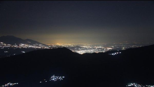 Serasa di Atas Awan Saat Nikmati Sunrise Gunung Prau