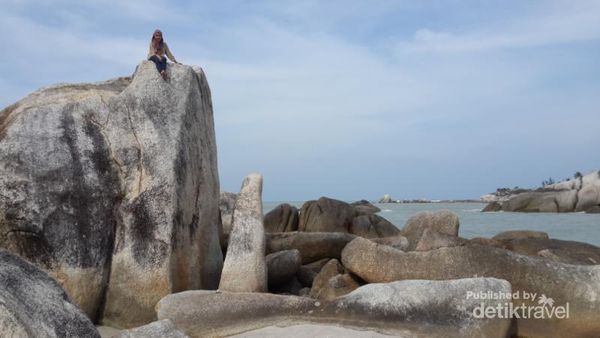 Serasa Kurcaci di Pantai Rambak, Bangka