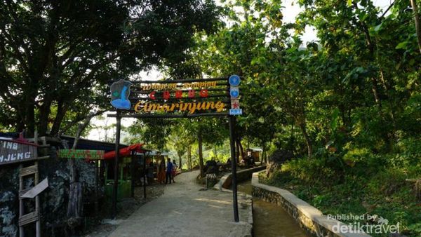 Seru dan Cantiknya Curug Cimarinjung