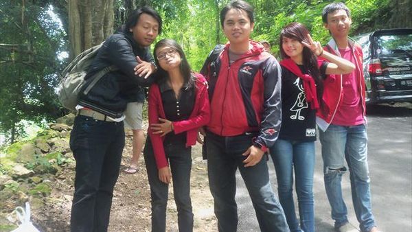 Seru! Menyusuri Gua Pindul dengan Cave Tubing