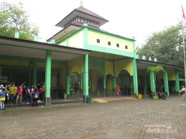 Serunya Akhir Pekan di Kebun Binatang Medan