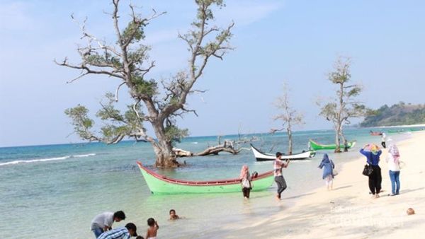 Serunya Berlibur di Pantai Pasir Putih Lhok Mee