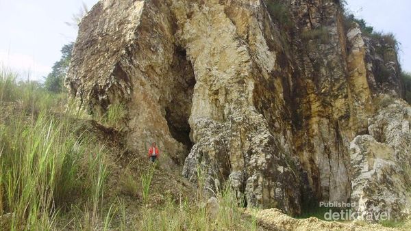 Serunya Eksplorasi Tebing Karst di Citatah, Padalarang