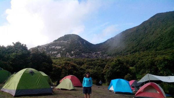 Serunya Kemping di Gunung Papandayan