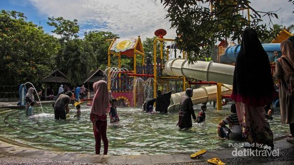 Serunya Main Air di Bugis Waterpark Makassar