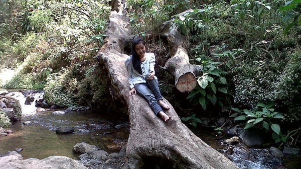 Serunya Main Air di Coban Rondo