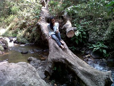 Serunya Main Air di Coban Rondo