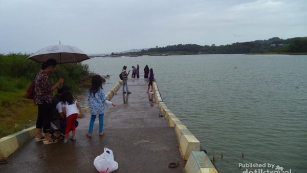 Serunya Main Perahu di Waduk Gajah Mungkur