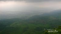 Serunya Mendaki Gunung Batu di Jonggol