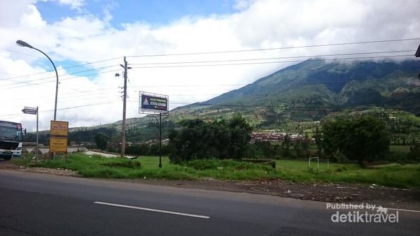 Serunya Mendaki Gunung Sindoro, Wajib Coba!