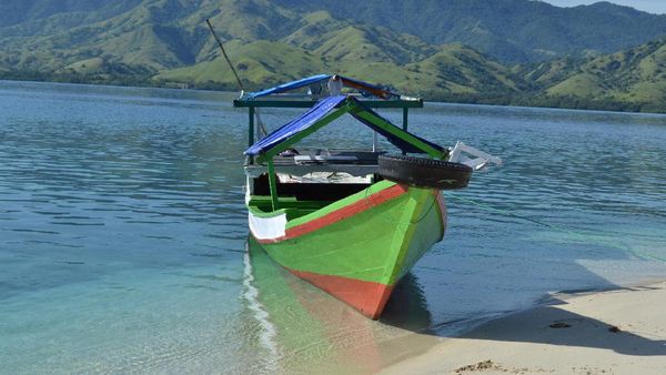 Serunya Menyusuri Taman Laut ala 17 Pulau di Flores