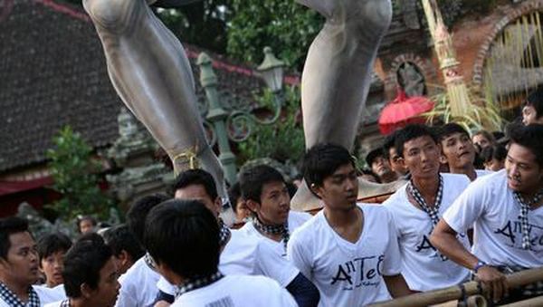 Serunya Parade Ogoh-ogoh di Festival Ubud