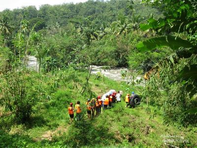 Serunya River Tubing di Sungai Tuntang, Salatiga