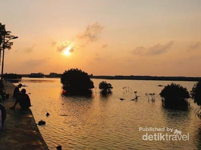 Siapa Bilang Jakarta Tak Punya Senja nan Syahdu?