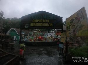 Siapa Saja Bisa Bermain Alat Musik di Sini