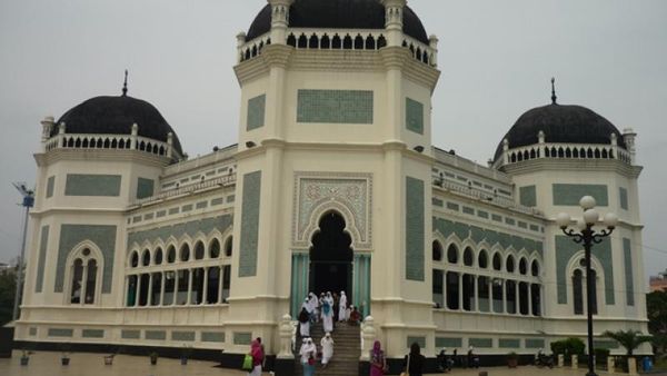 Siapa Sangka, Ada Masjid Semegah Ini di Medan