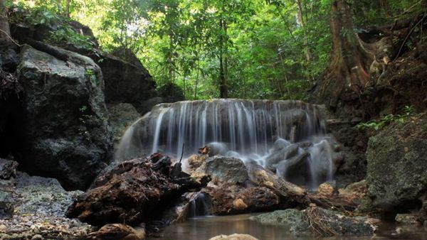 Siapa Sangka, Alor Punya Air Terjun Sekeren Ini