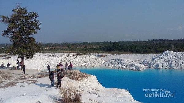 Siapa Sangka, Bangka Punya Danau Sebiru Ini