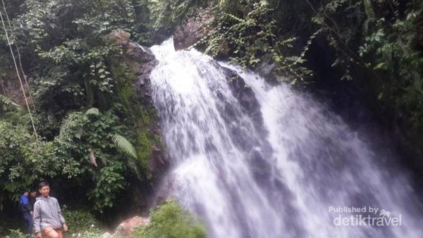 Siapa Sangka, Jonggol Punya Air Terjun Keren