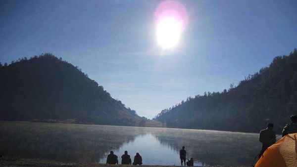 Siluet Cantik Ranu Kumbolo, Gunung Semeru