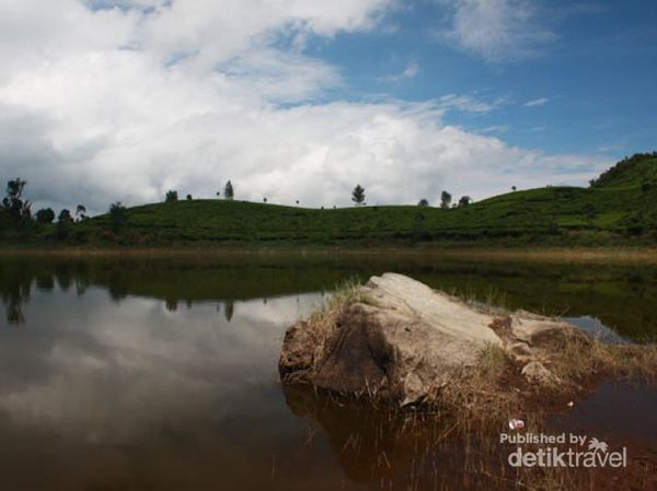Situ Patenggang dan Mitos Batu Cinta