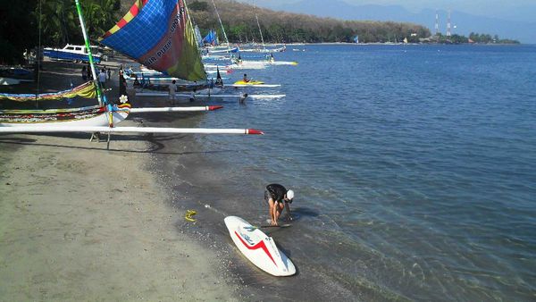 Situbondo Punya Lautan Biru yang Memukau