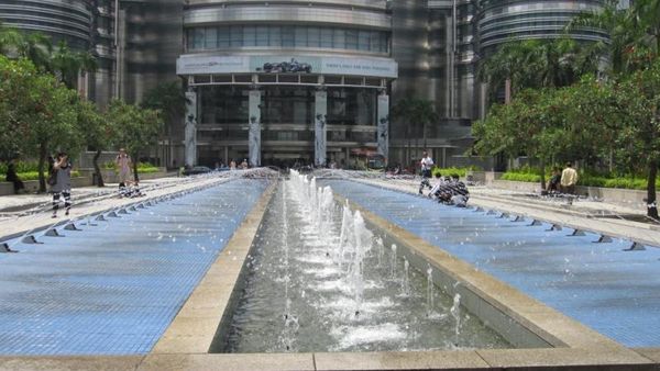 Solo Traveling ke Malaysia & Singapura, Kenapa Tidak?