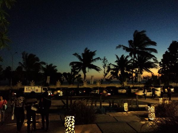 Sore Hari, Waktu Terbaik Menjelajah Jalan Pantai Kuta