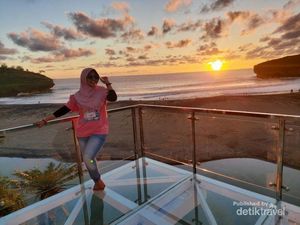Spot Baru, Ini Tiara Hills Selfie Deck di Pacitan